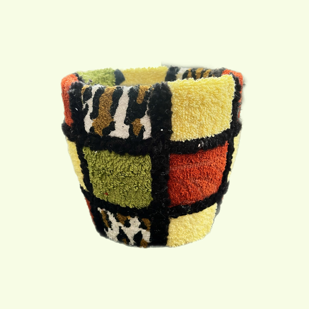 Retro Checkered Pot